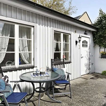 Charming Townhouse Ystad Exterior photo